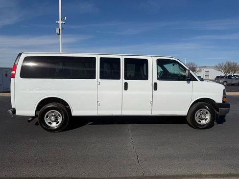 Used 2018 Chevrolet Express 3500 LT w/ LT Preferred Equipment Group image 10