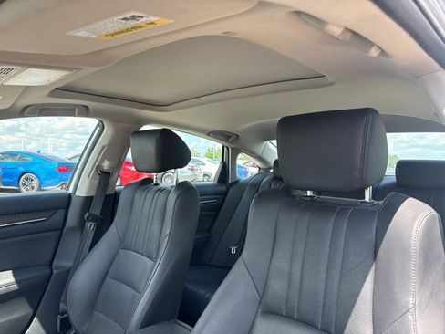 Used 2019 Honda Accord Touring image 19