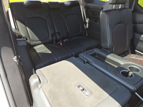 Used 2025 Honda Pilot Black Edition image 25