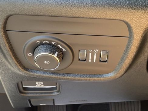 New 2025 Jeep Grand Cherokee Summit image 28