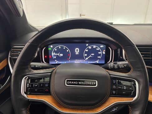Used 2022 Jeep Grand Wagoneer Series III image 27
