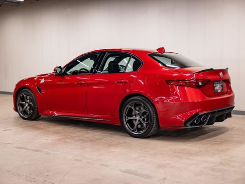Used 2018 Alfa Romeo Giulia Quadrifoglio RWD image 26
