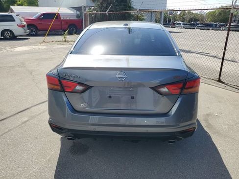 Used 2024 Nissan Altima 2.5 SR w/ SR Premium Package image 3