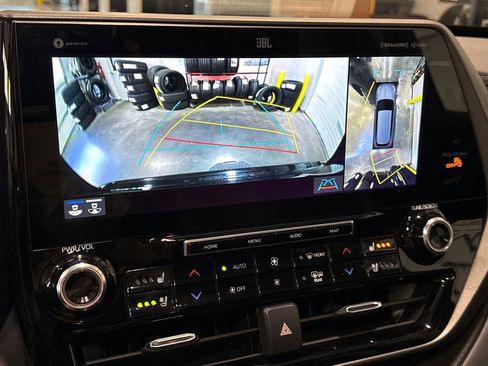 Used 2020 Toyota Highlander Limited image 26