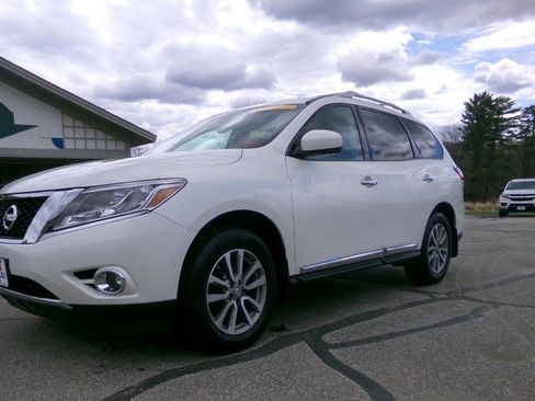 Used 2015 Nissan Pathfinder SL w/ SL Tech Package AWD/4WD image 30