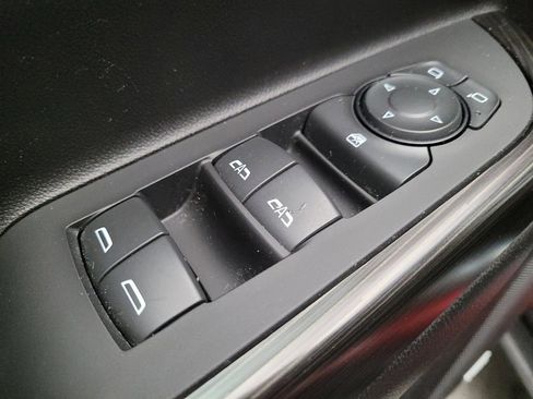 Used 2023 GMC Acadia SLT image 27