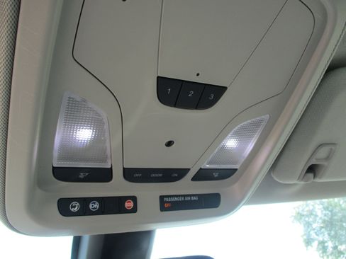 Used 2014 Chevrolet Impala LT w/ Convenience Package image 24