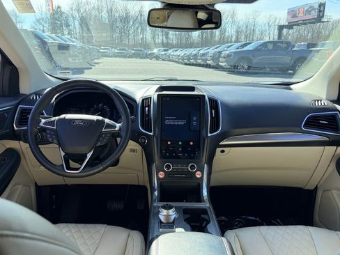 Used 2024 Ford Edge Titanium image 19
