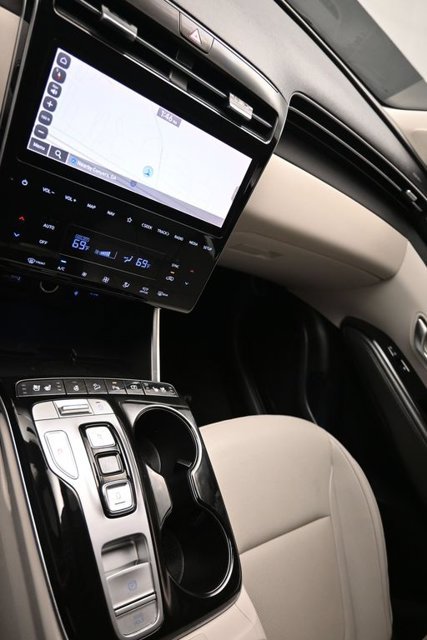 Used 2022 Hyundai Tucson Limited FWD image 17