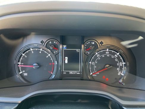Used 2024 Toyota 4Runner SR5 AWD/4WD image 15