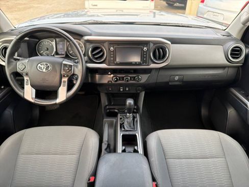 Used 2018 Toyota Tacoma SR5 image 17