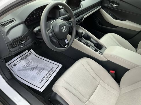 Used 2025 Honda Accord SE image 14