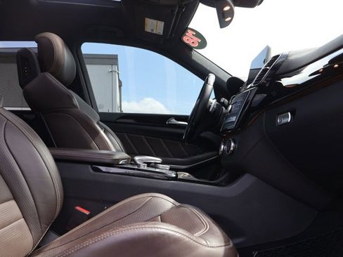 Used 2018 Mercedes-Benz GLS 63 AMG 4MATIC image 30