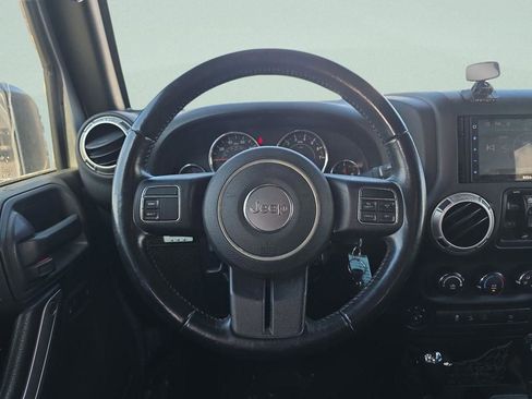 Used 2017 Jeep Wrangler Unlimited Sahara AWD/4WD image 19