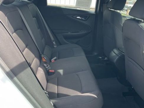 Used 2025 Chevrolet Malibu LS FWD image 34