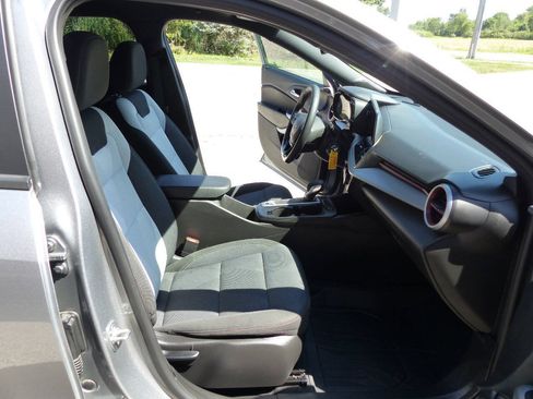 Used 2025 Chevrolet Trax RS w/ Driver Confidence Package FWD image 41
