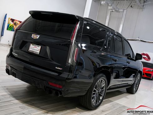 Used 2023 Cadillac Escalade V AWD/4WD image 26