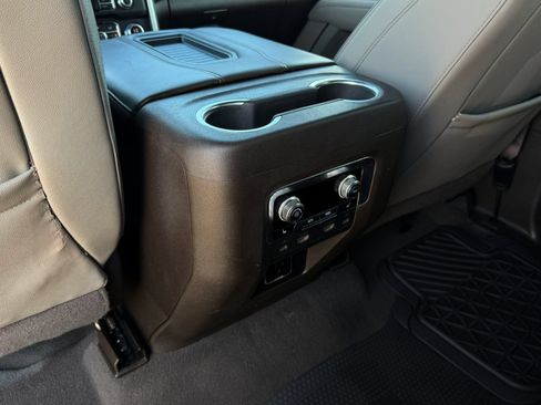 Used 2023 GMC Yukon XL SLT w/ SLT Luxury Package RWD image 28