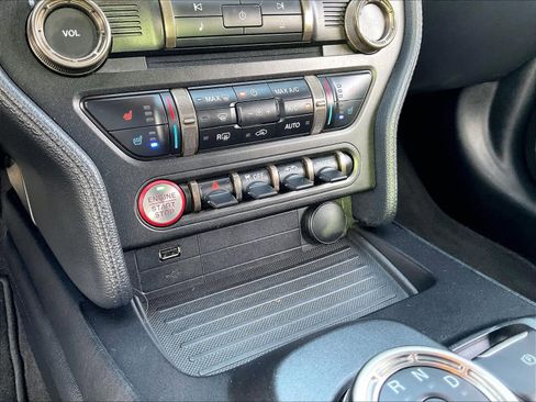 Used 2020 Ford Mustang Shelby GT500 w/ Technology Package image 37