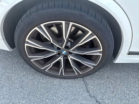 Used 2022 BMW X7 M50i AWD/4WD image 6