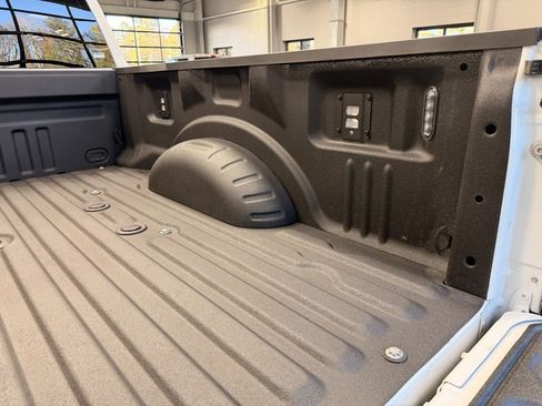 Used 2025 Ford F350 XLT w/ Black Appearance Package image 10