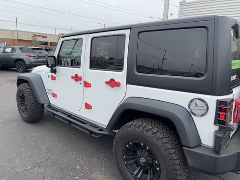 Used 2014 Jeep Wrangler Unlimited Sport w/ Quick Order Package 24S AWD/4WD image 4