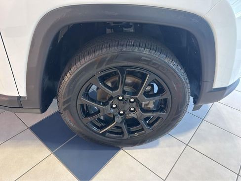 Used 2022 Jeep Compass Latitude AWD/4WD image 6