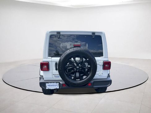 Certified 2025 Jeep Wrangler Unlimited Sahara AWD/4WD image 4