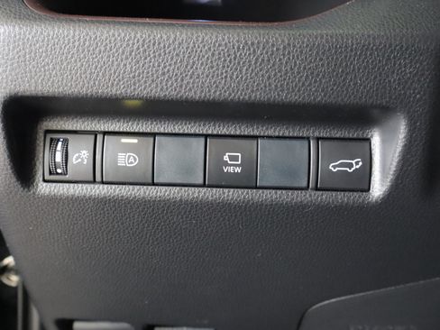 Used 2019 Toyota RAV4 Limited w/ Advanced Technology Package AWD/4WD image 19
