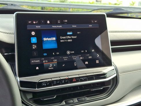 Certified 2023 Jeep Compass Limited image 16