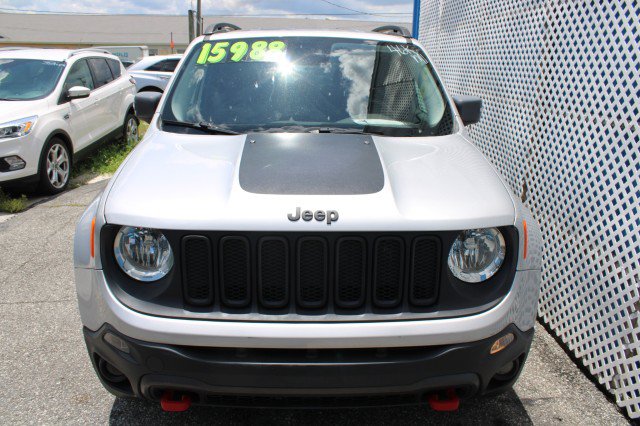 Used 2016 Jeep Renegade Trailhawk w/ Premium Trailhawk Package AWD/4WD image 3