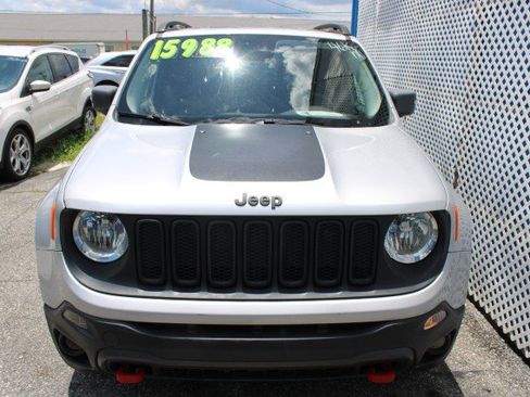 Used 2016 Jeep Renegade Trailhawk w/ Premium Trailhawk Package AWD/4WD image 3