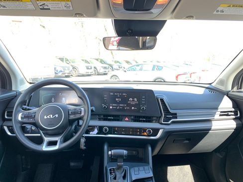Used 2025 Kia Sportage LX FWD image 32