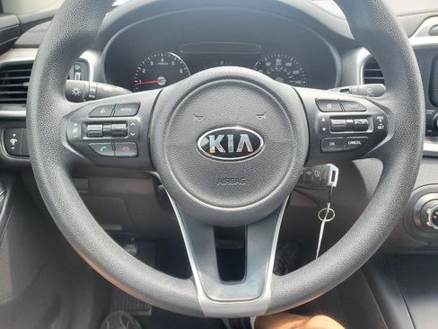 Used 2016 Kia Sorento FWD image 19