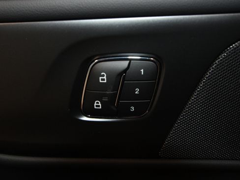 New 2026 Lincoln Nautilus Reserve image 8