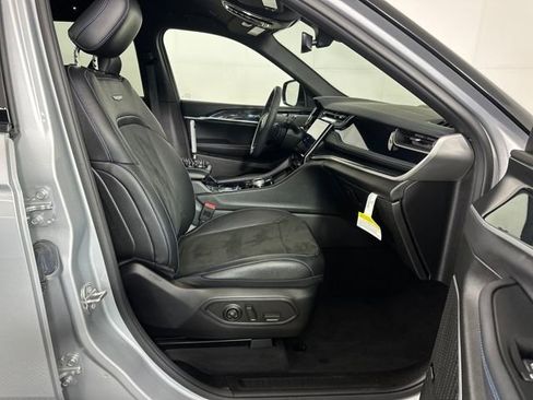 Used 2022 Jeep Grand Cherokee Trailhawk image 28