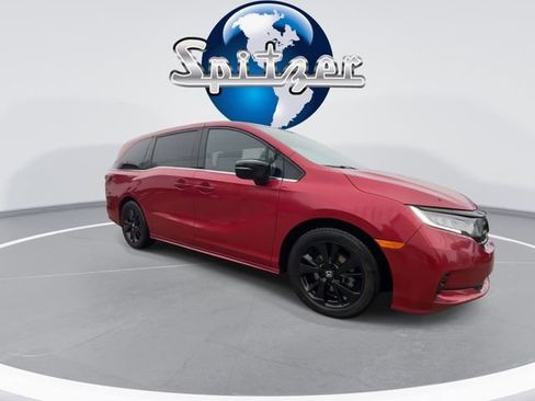 Used 2023 Honda Odyssey Sport image 2