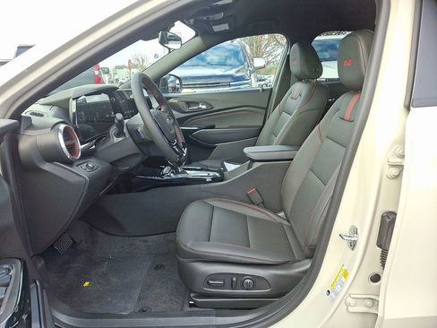 New 2026 Chevrolet Trax RS w/ Driver Confidence Package image 6