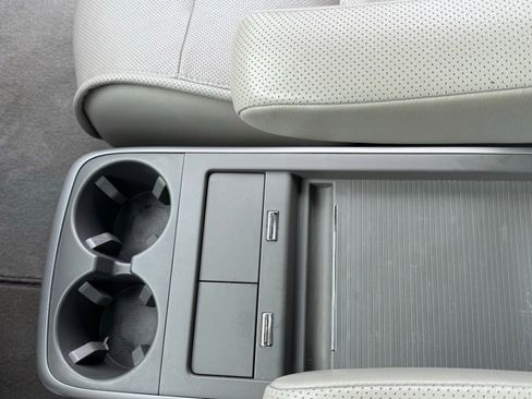 Used 2009 Nissan Quest SE w/ Seat Pkg image 28