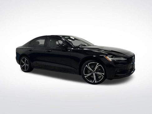 Used 2024 Volvo S60 B5 Ultimate w/ Climate Package image 38