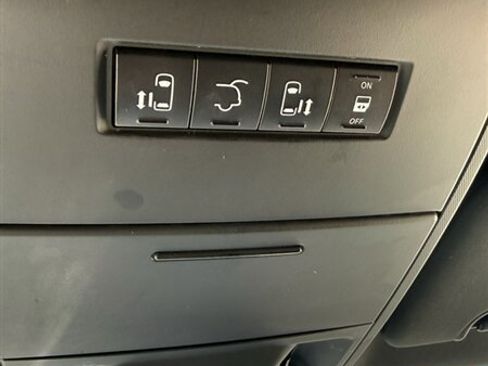 Used 2017 Dodge Grand Caravan GT FWD image 27