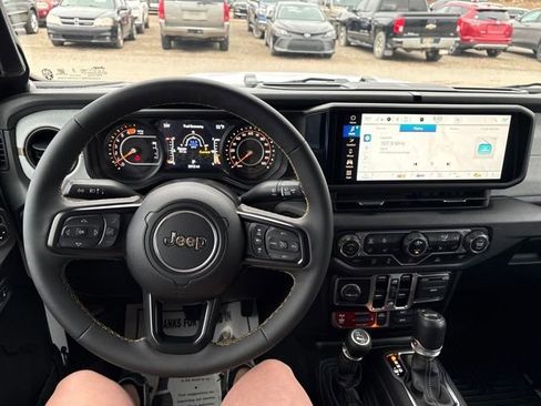 Used 2024 Jeep Wrangler Willys image 10