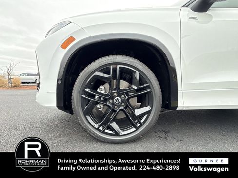New 2026 Volkswagen Tiguan SE R-Line AWD/4WD image 11