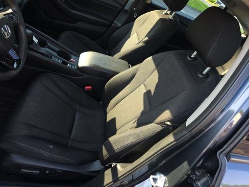 Used 2023 Honda Accord EX image 10