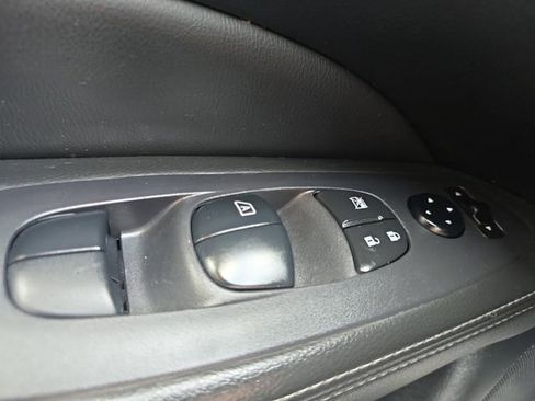 Used 2019 Nissan Pathfinder S FWD image 28