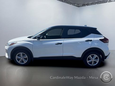Used 2022 Nissan Kicks S FWD image 7