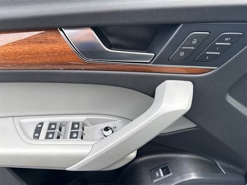 Used 2023 Audi Q5 2.0T Premium image 21