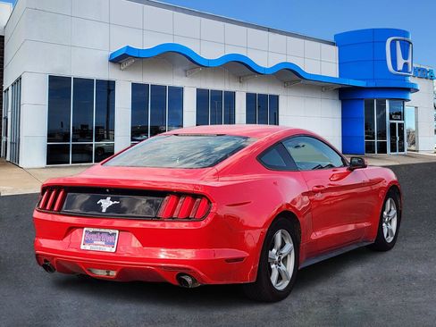 Used 2016 Ford Mustang Coupe RWD image 5