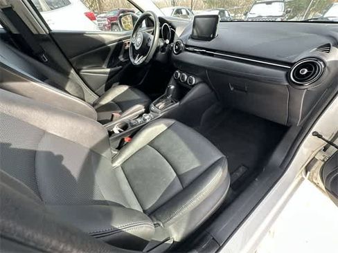 Used 2020 Toyota Yaris XLE image 20