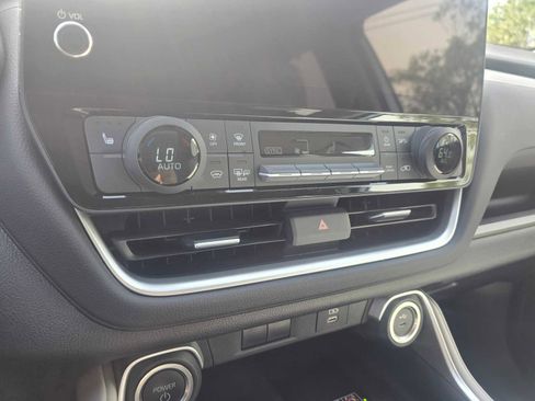 Used 2024 Toyota Grand Highlander XLE image 31